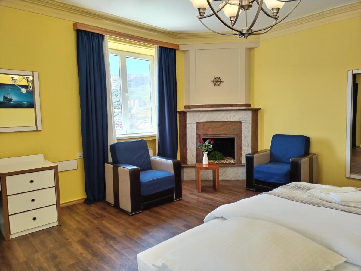 Hotel Blissdom Tiflis Exterior foto