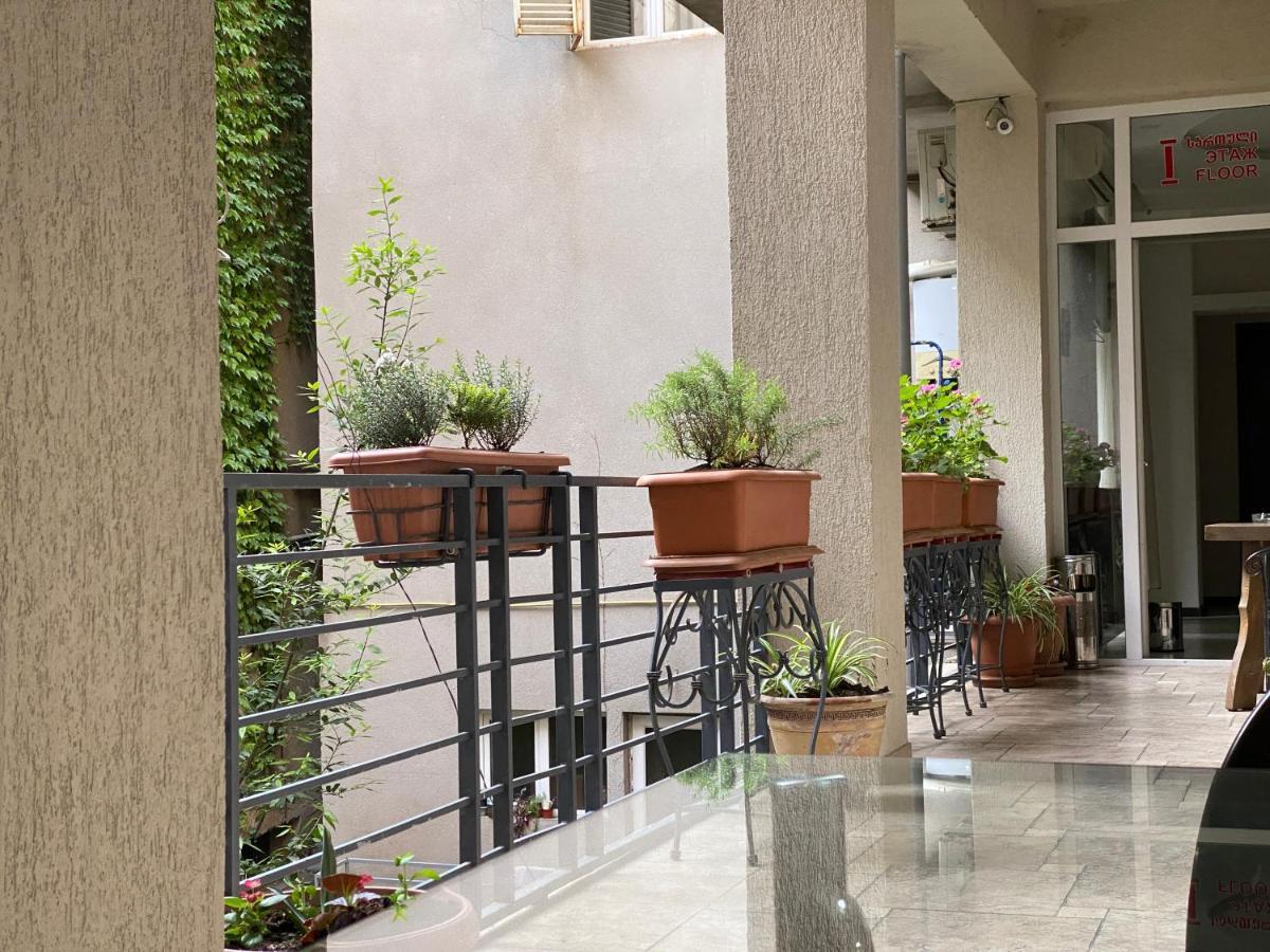 Hotel Blissdom Tiflis Exterior foto